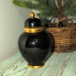 Renaissance Fitz and Floyd small black ginger jar